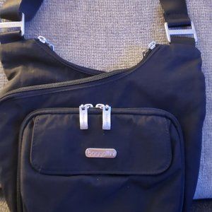 BAGGALLINI Criss Cross Black Crossbody (NWOT)